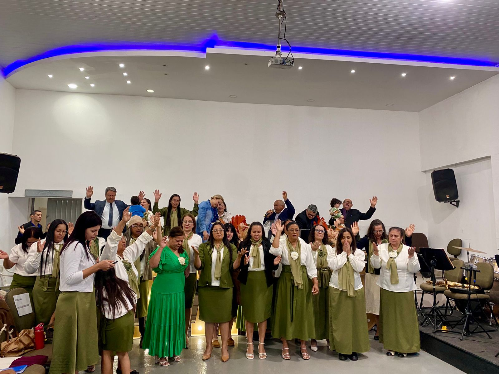 78d799e5-c87c-41a0-b0df-5d6f2624a014 circulo de oração 2025.jpg