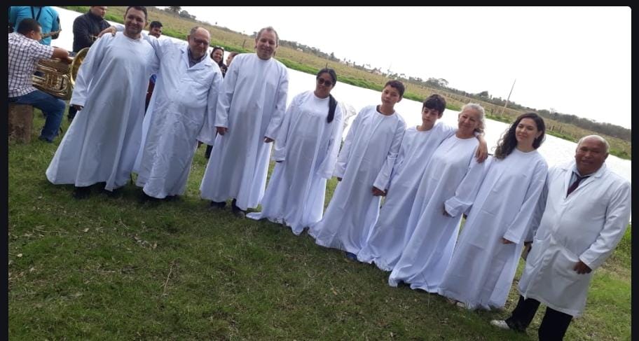 4f46b1a7-7072-476d-92f8-93e61fd281d3 batismo.jpg